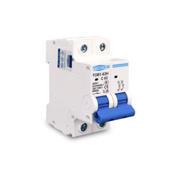 Fuses vs Circuit Breakers in DC Protection for Solar Installations