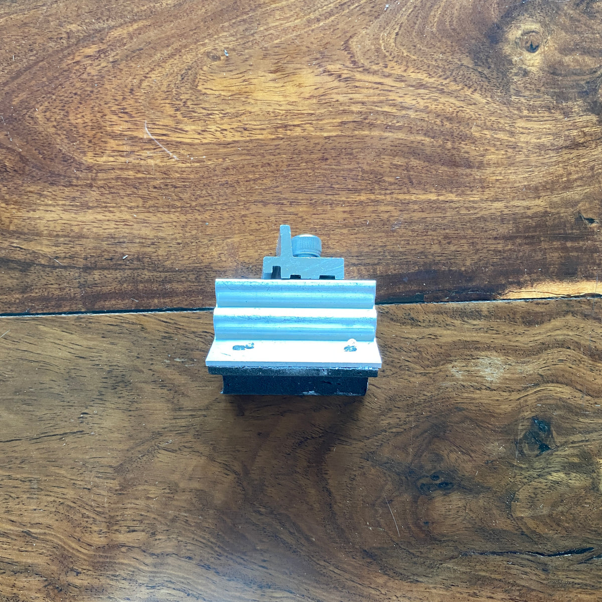 Axe Struct RailleD Corrugated Bracket for Solar Panels