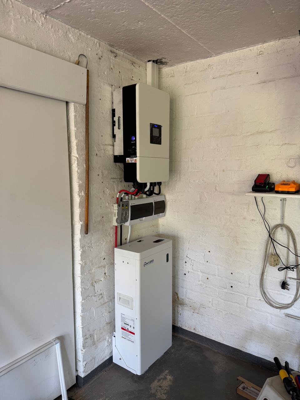 Deye_12kW_and_HinaESS_16kWh